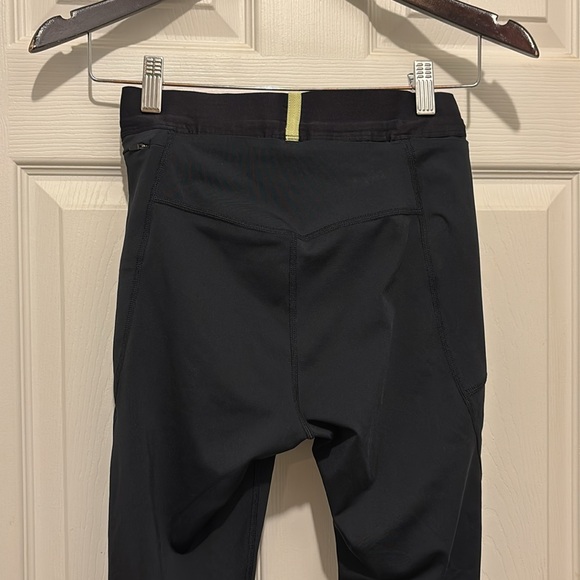 Hoka Black Athletic Leggings - Picture 3 of 7